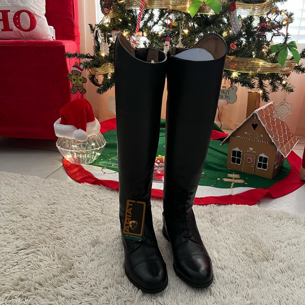 New Without Original Box, never worn Ariat Field Boot.
